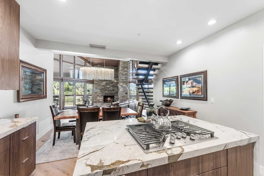 Walk to Slopes Hot Tub + Balcony + Views Mins to Main Street Deer Valley Haven by Avantstay