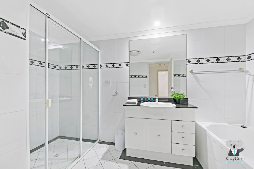 Kozyguru | Haymarket Syd | Overly Warm | 1 Bed Apt