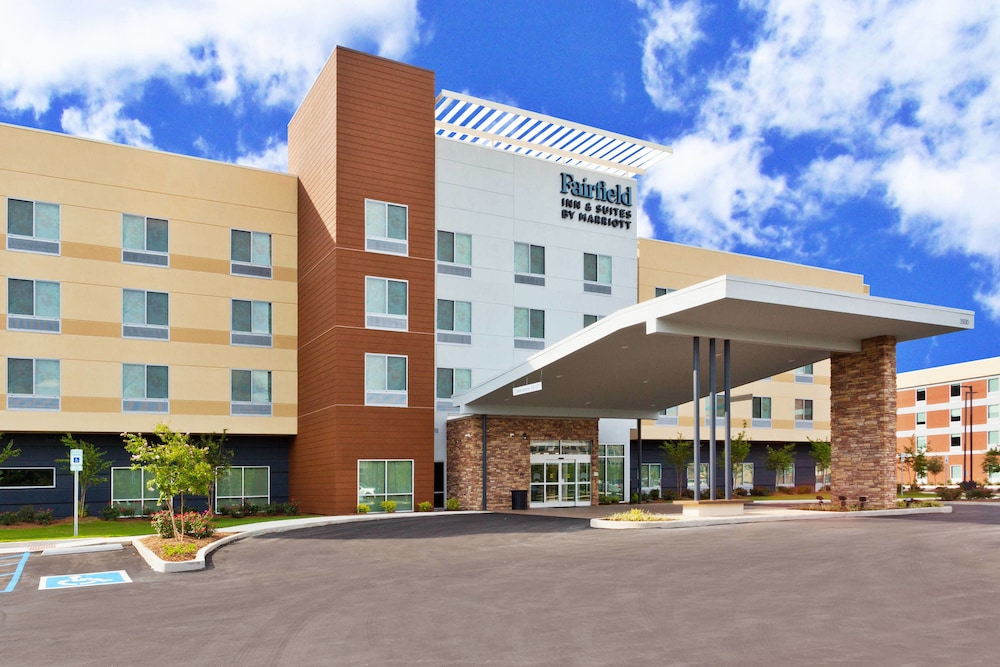 Hotel Fairfield Inn & Suites by Marriott Birmingham Colonnade - Image 1