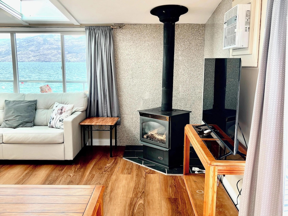 Peachland Beach Resort