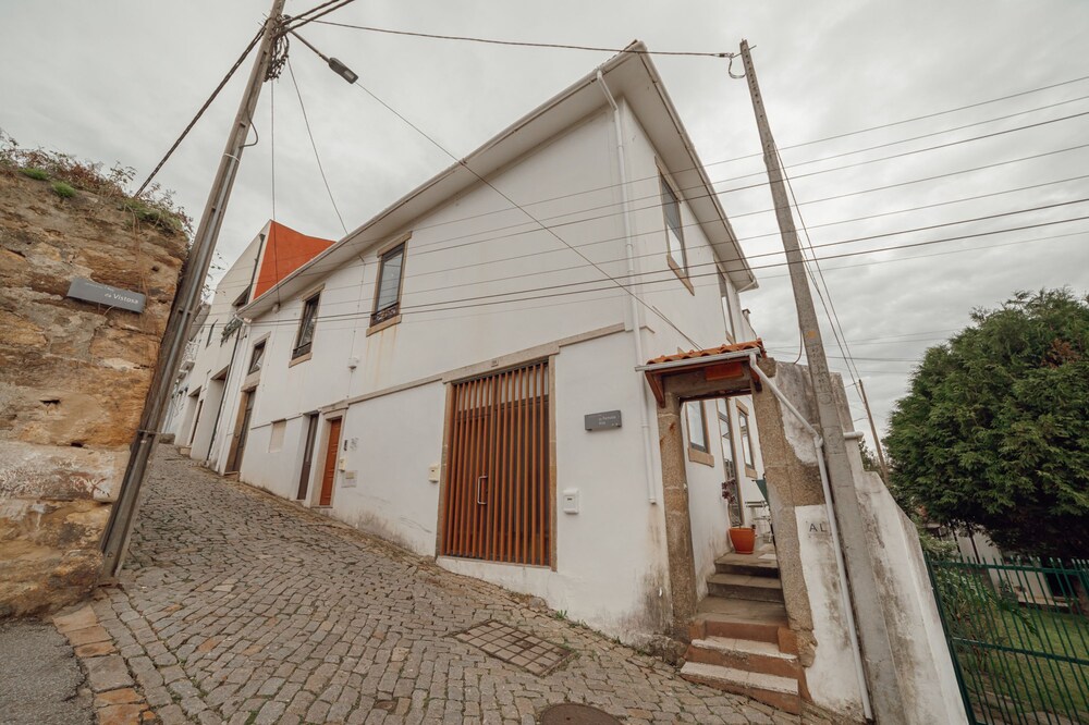 Porto Window Terrace House by Vacationy
