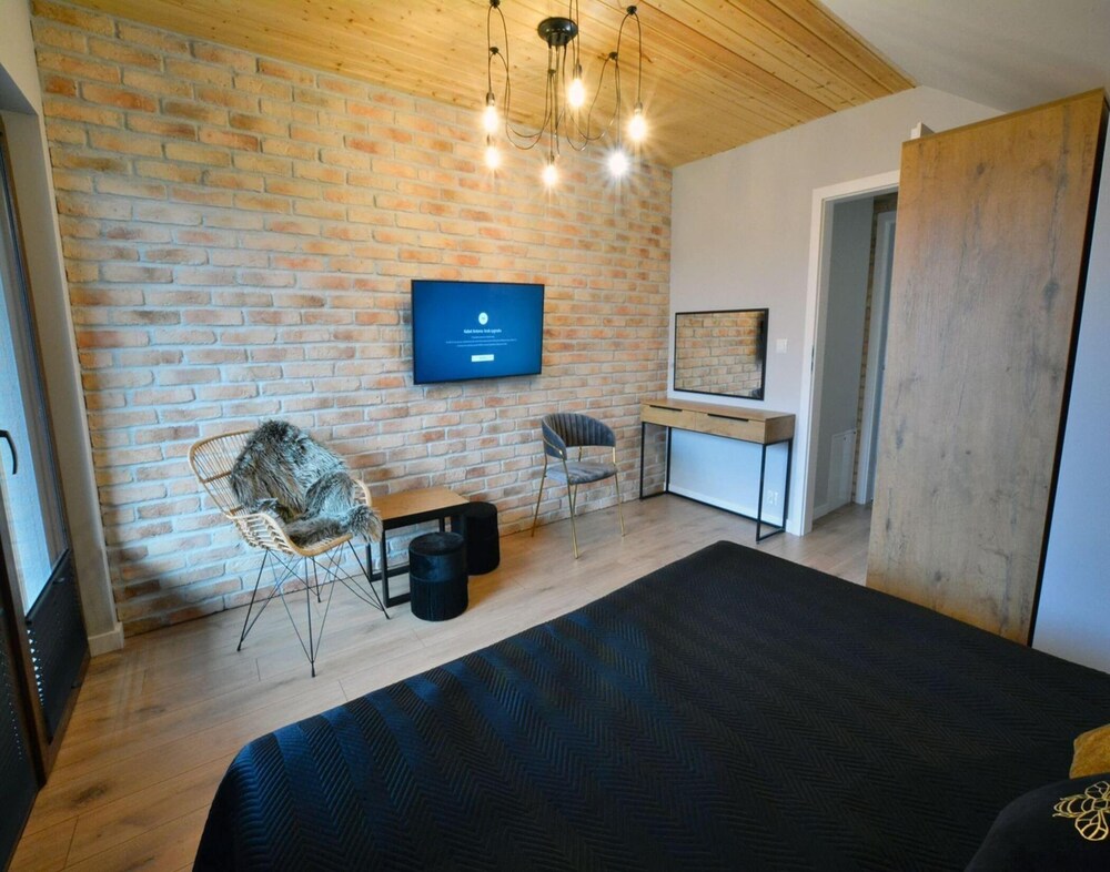 Large, 2-story Holiday Home, Sauna, Jacuzzi