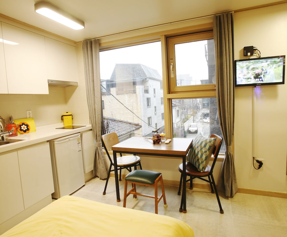 hotel room