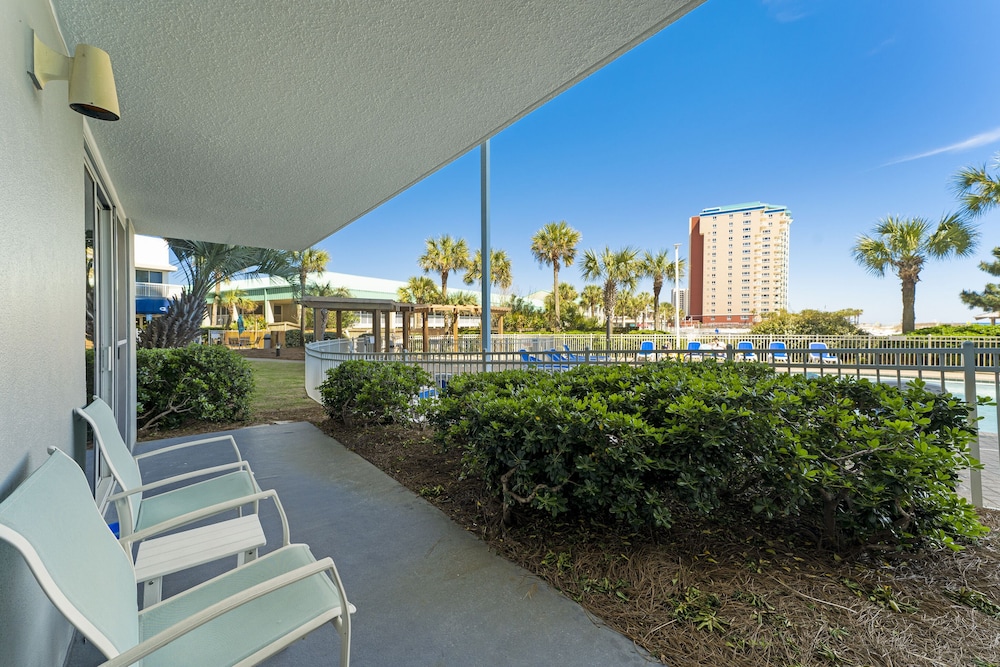 Pelican Beach Resort by Panhandle Getaways