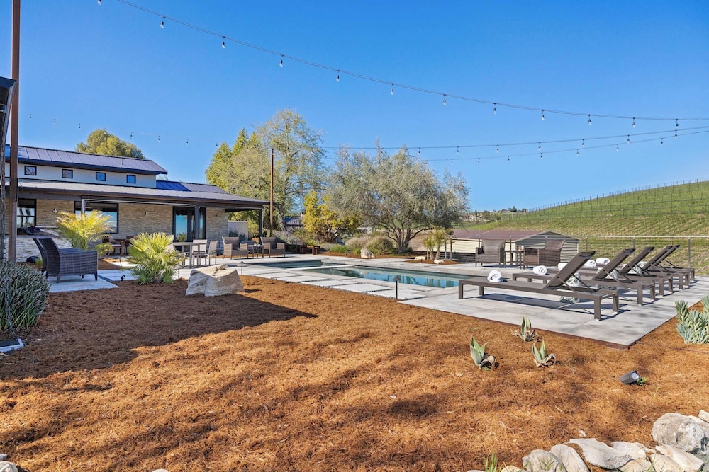 Wine Country Estate w/ Pool, Hot Tub The Residence at Truss Wines by Avantstay