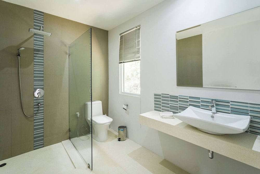 Serene Bay View Villa in Ko Samui - Your Tropical Paradise