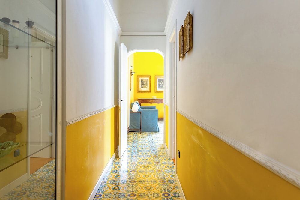 Santa Chiara Charming House With Terrace at Historical Center