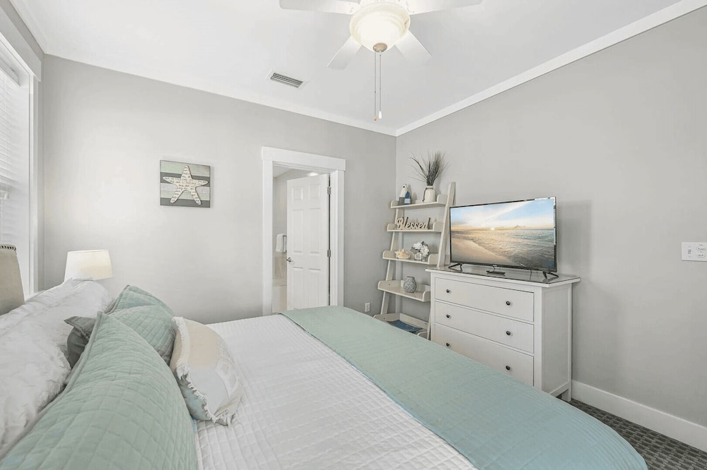30A Emerald Waters by Avantstay Pool + Bikes + Bonfires