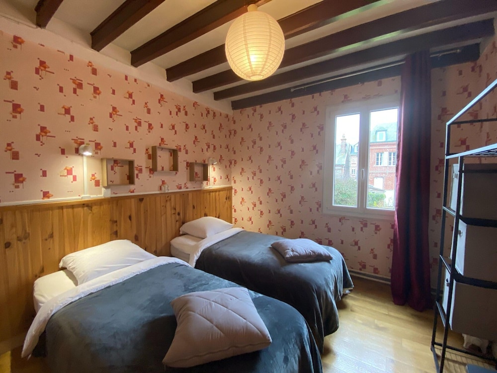 Holiday Home in Etretat Near Beach & Cliffs