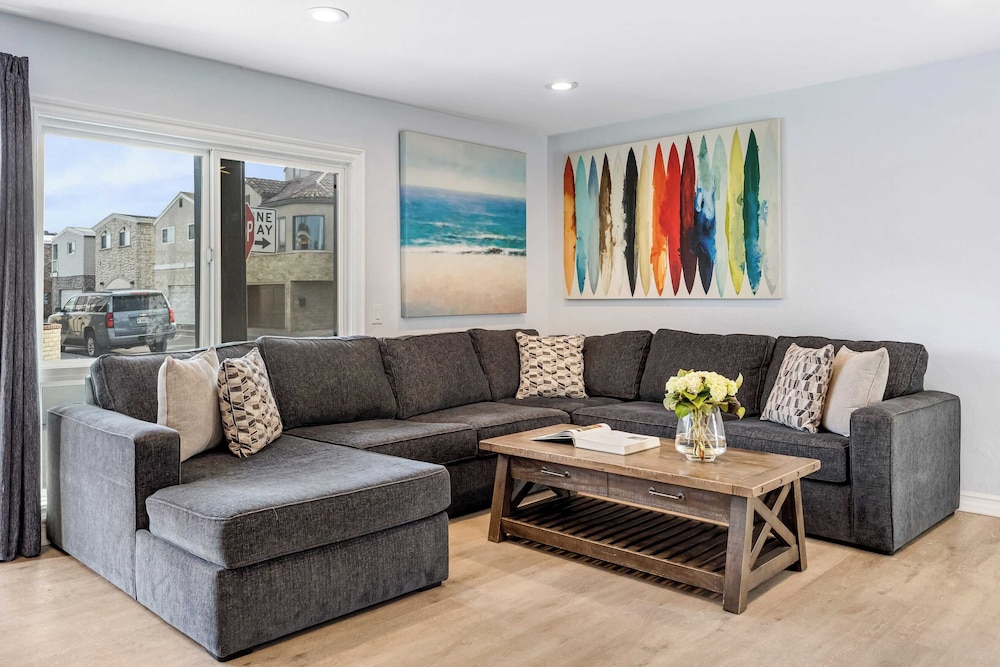 Sleeps 18 Steps to the Beach, Shops & Eateries Ocean Views, Patio, Fire Pit
