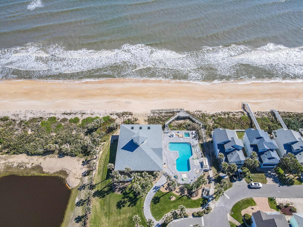 Sea Colony Cottage - Beachside Cottage in Beachfront Community w Pool