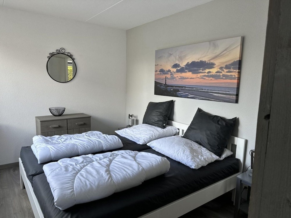 Bungalow in Breskens Near Beach & Lighthouse view 4