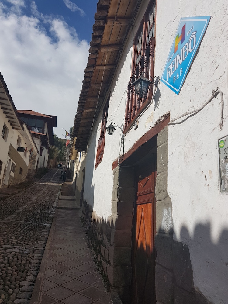 Reinbo Hostel B&B