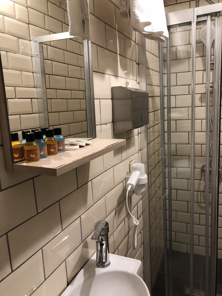 Utarit Taksim - Image 19