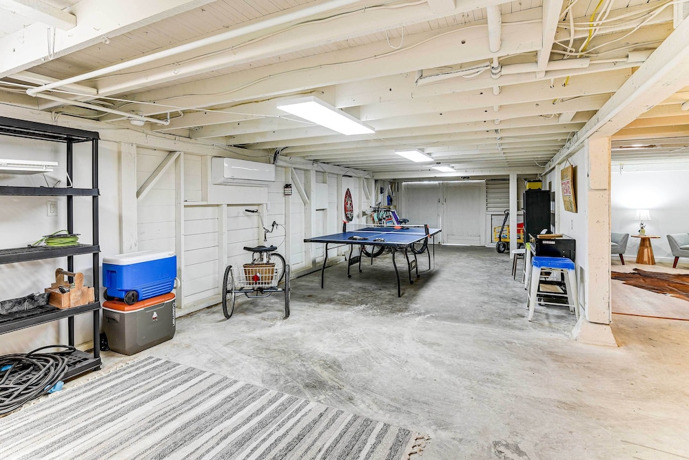 Walk to Beach: Galveston Home w/ Fenced Yard!