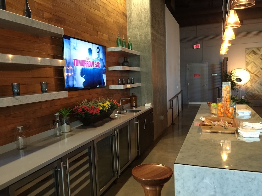 Fully Furnished Suites Staple Center - Image 4
