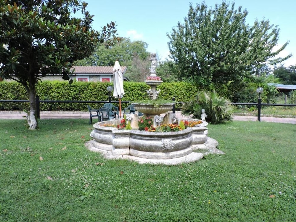 Photo 33
