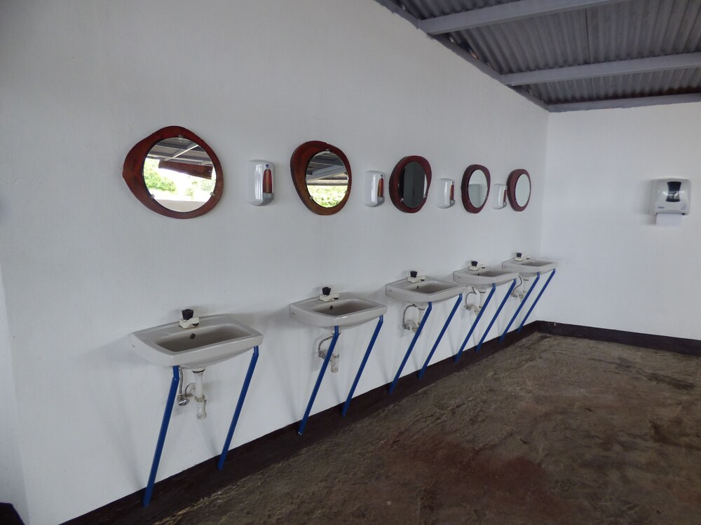 Granada Vacations - Hostal Surfing Donkey At The Lake - Hostel - Property Image 16