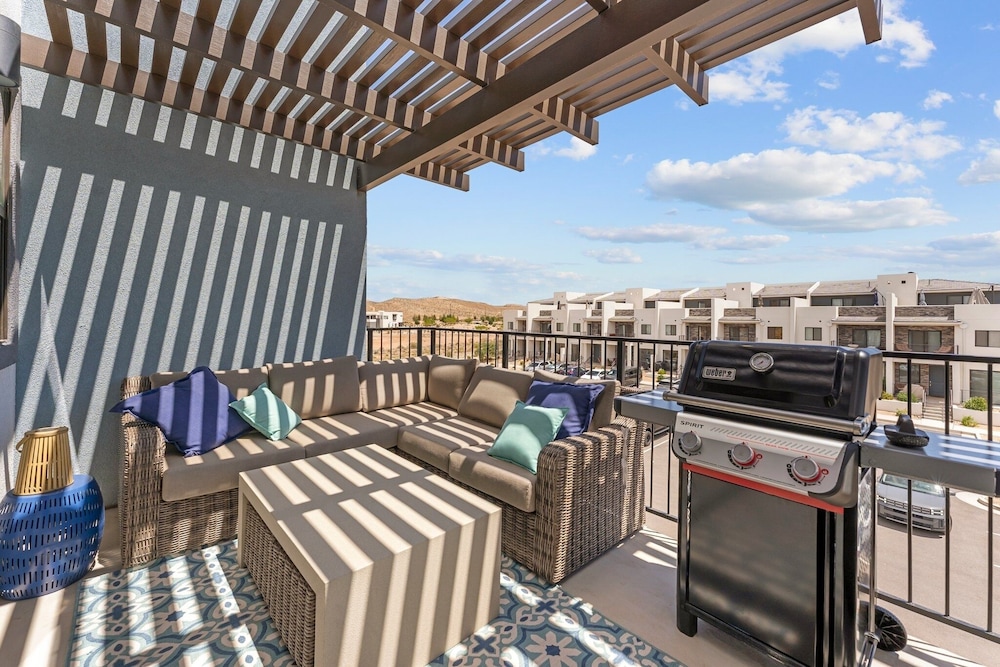 Periwinkle Sky 3 Bedroom Condo
