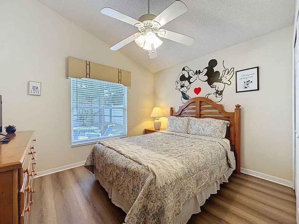 Incredible 4 Bed Pool/spa Home, Minutes To Disney 4 Bedroom Villa