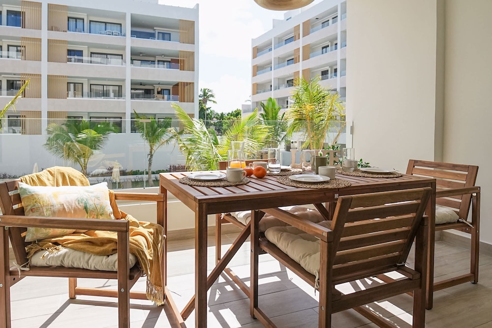 Spectacular Brand new Beach Condo