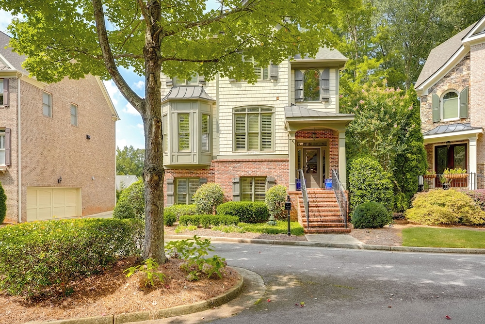 Pets Welcome! Spacious ATL Area Retreat w/ Deck