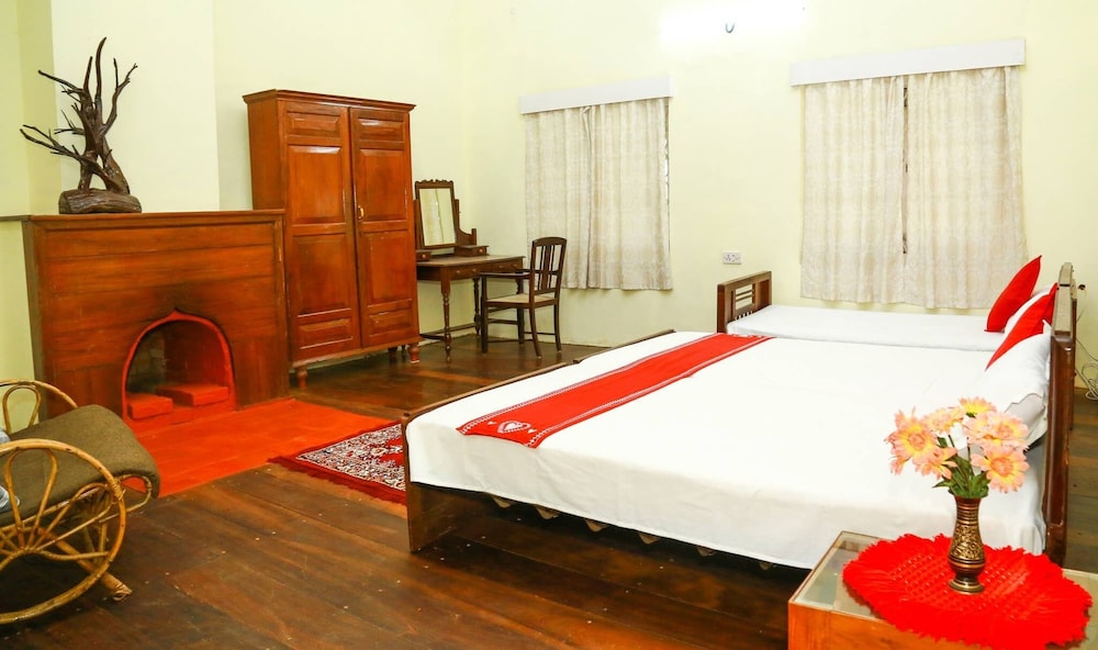 Deluxe Double Room In British Bungalow view 5