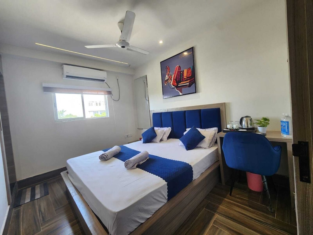 Lakhdatar Hotel
