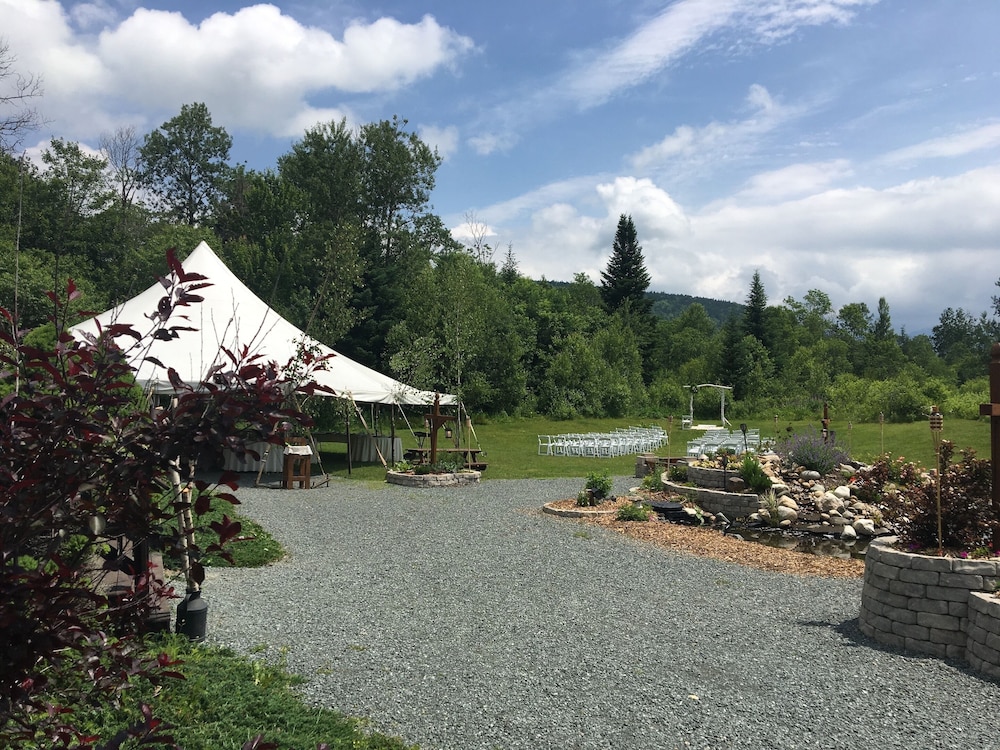 Moose Lodge and Cabins by Bretton Woods Vacations