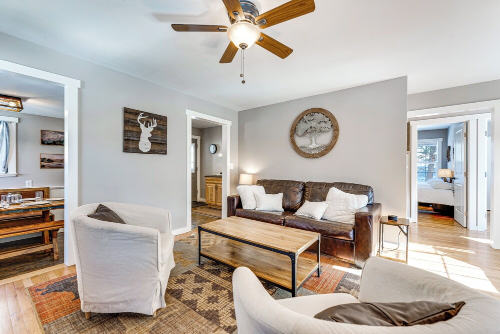 Steps to Estes Lake: Mtn-view Hideaway w/ Hot Tub!
