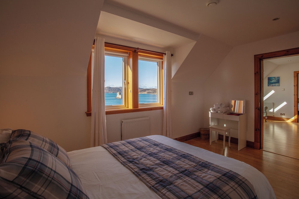 Castlebay View