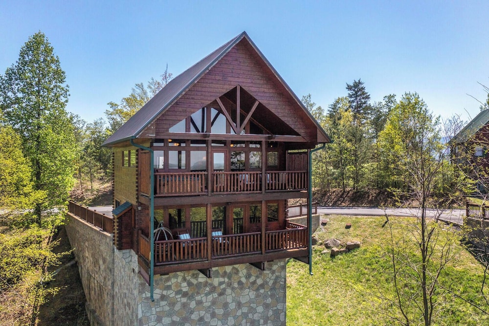 A Smoky Mountain Hide-a-way