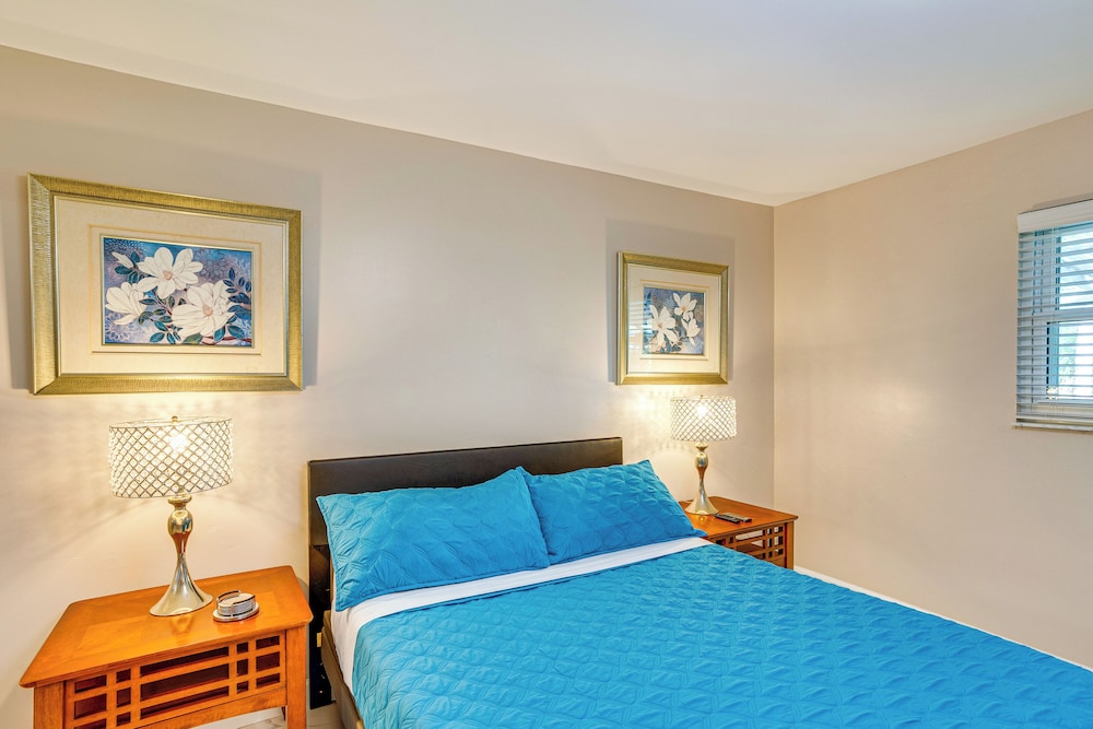 Peaceful Loxahatchee Apartment w/ Covered Porch