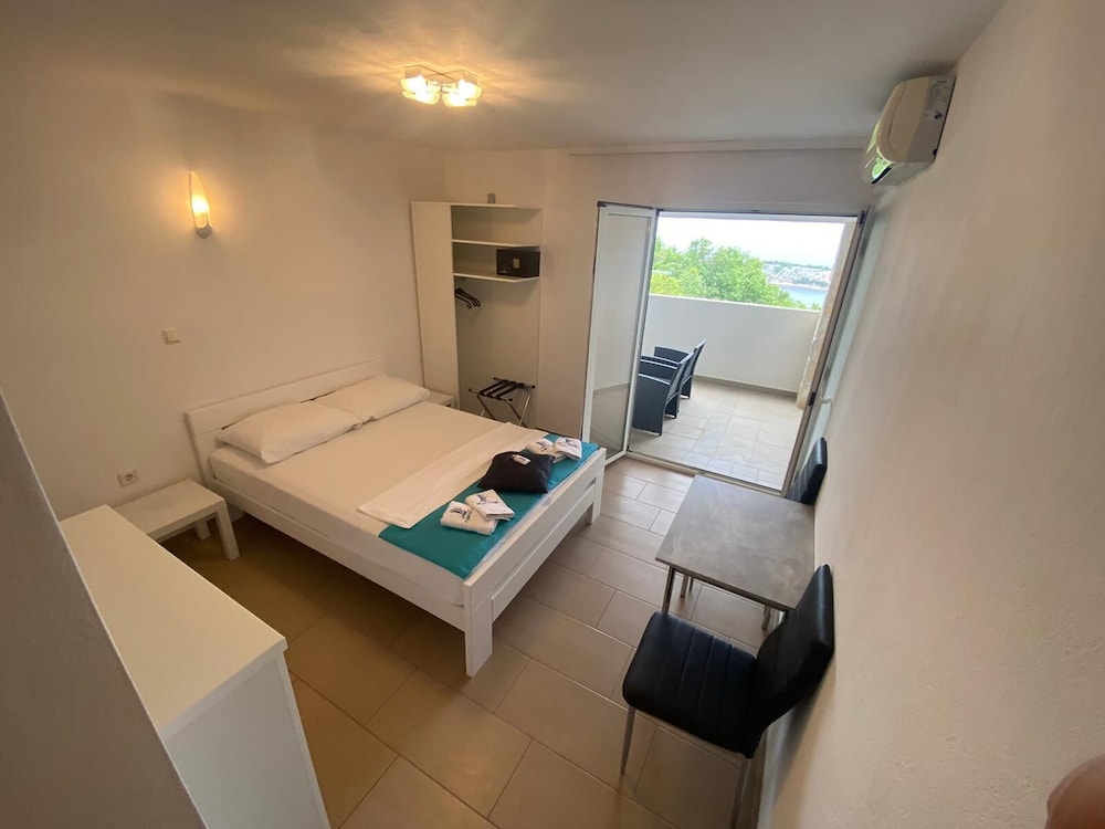 Room Mira With Terrace and sea View view 4