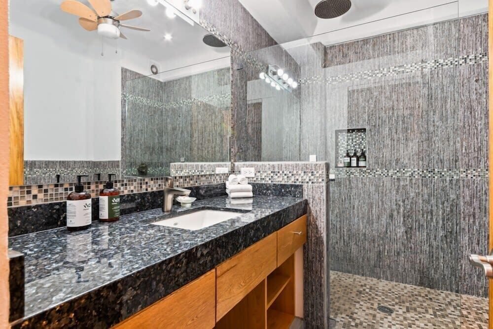 Ocean View 2Br Condo-balcony-beach-pool - 603