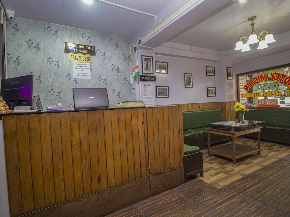 Lobby & Reception