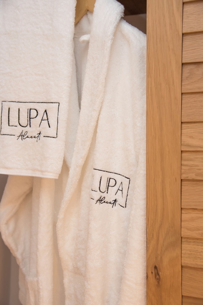 Lupa Alacati