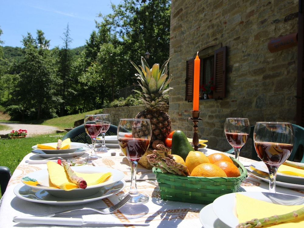 Property With Swimming Pool, Spacious Garden, Private Terrace and Views