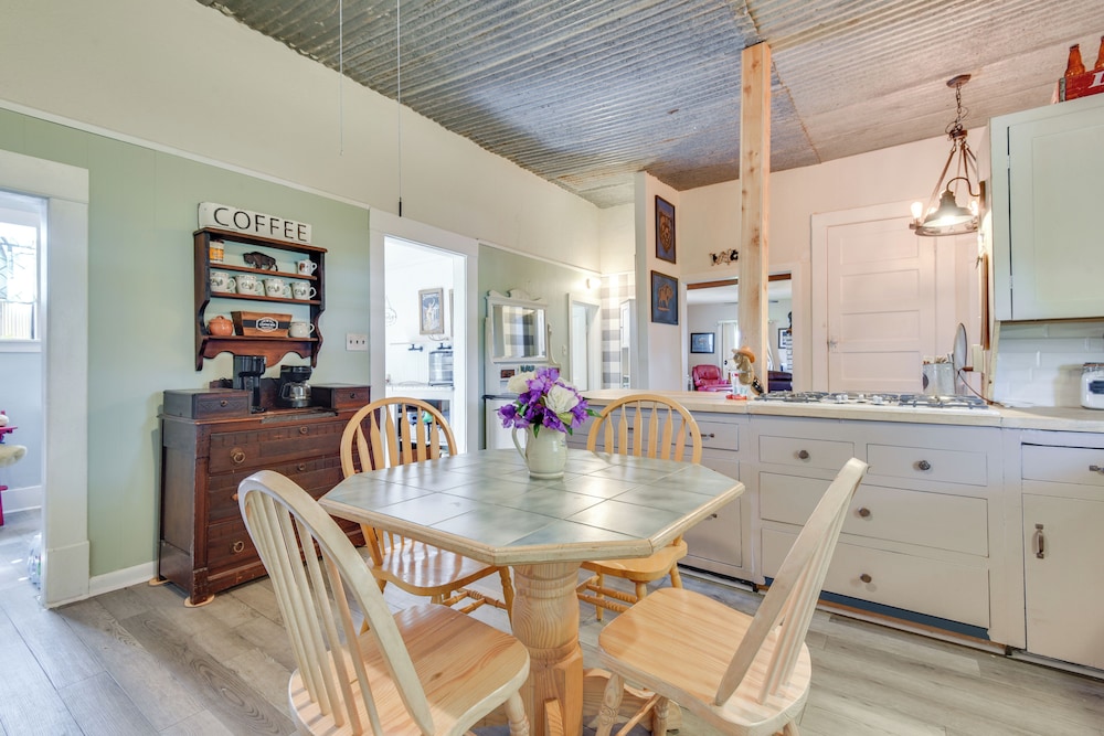 Countryside Retreat w/ Pasture Views in Hominy