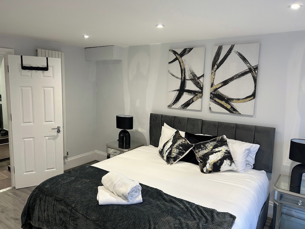 Long Stay Friendly-family-wifi-parking-sleeps 6