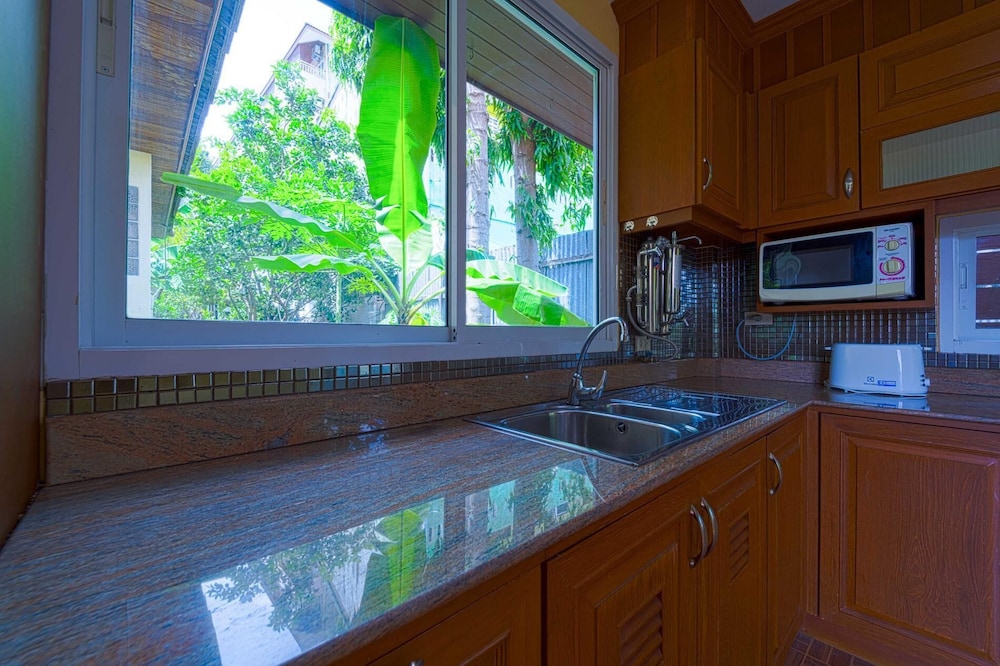 Fantastic Resort Near Town Location BS88