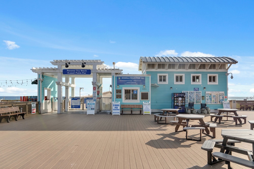 Beach House Spacious 4BR Retreat With Gulf Views & Observation Deck!