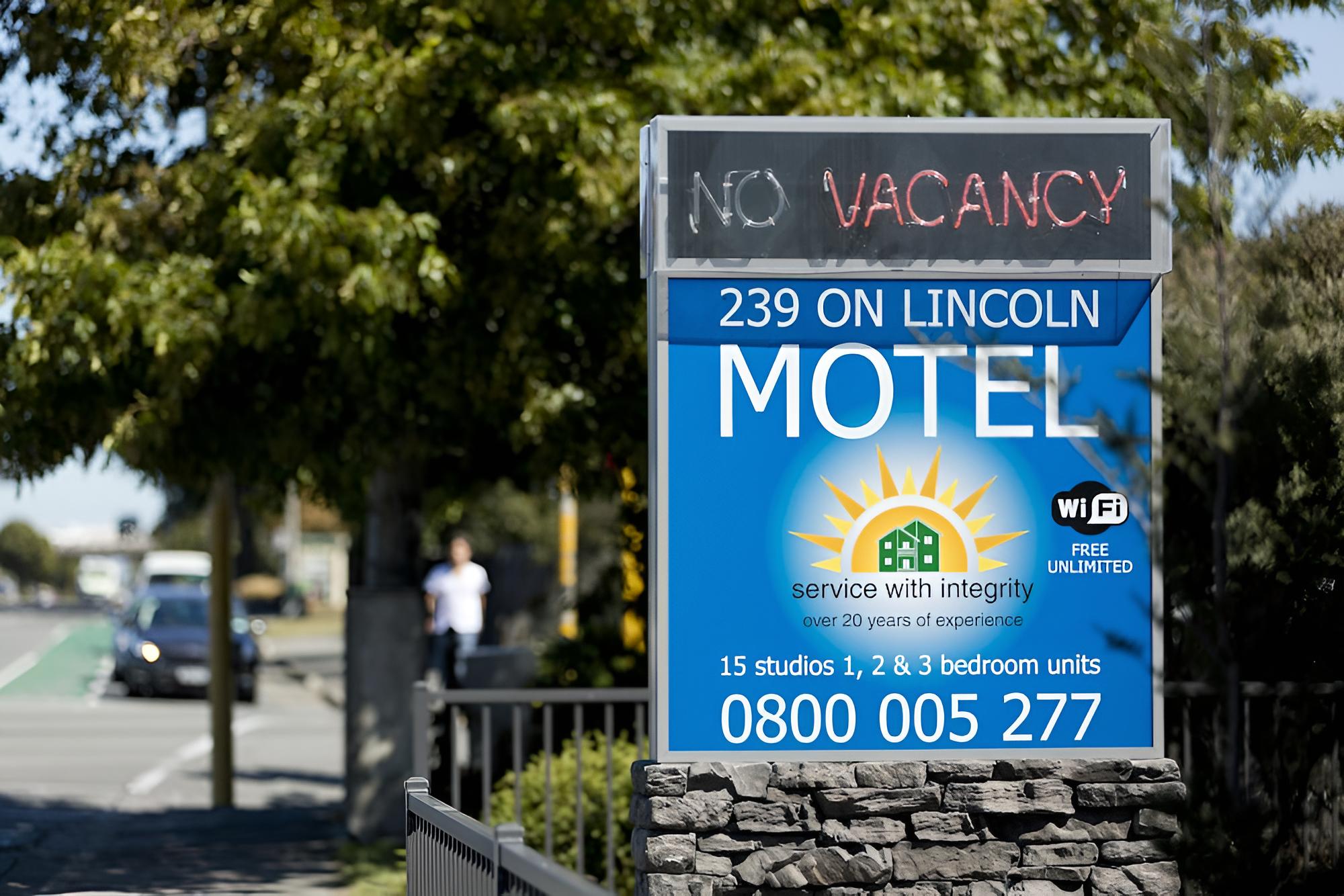 239 on Lincoln Motel