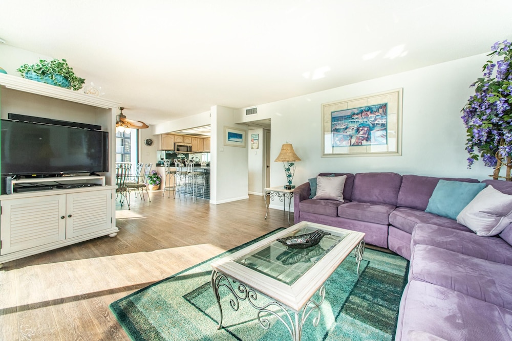 Leeward 308 at Edgewater