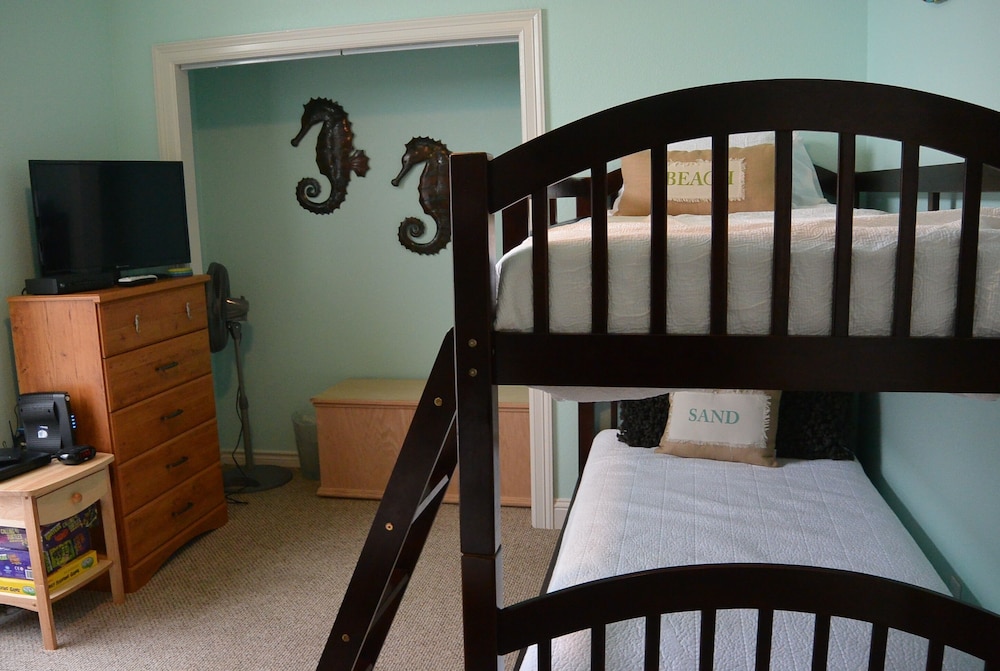 Private Pelican 2 Bedroom Home