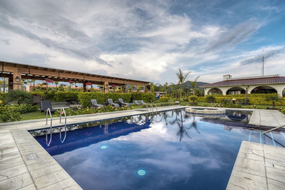 Hotel Matea San Isidro