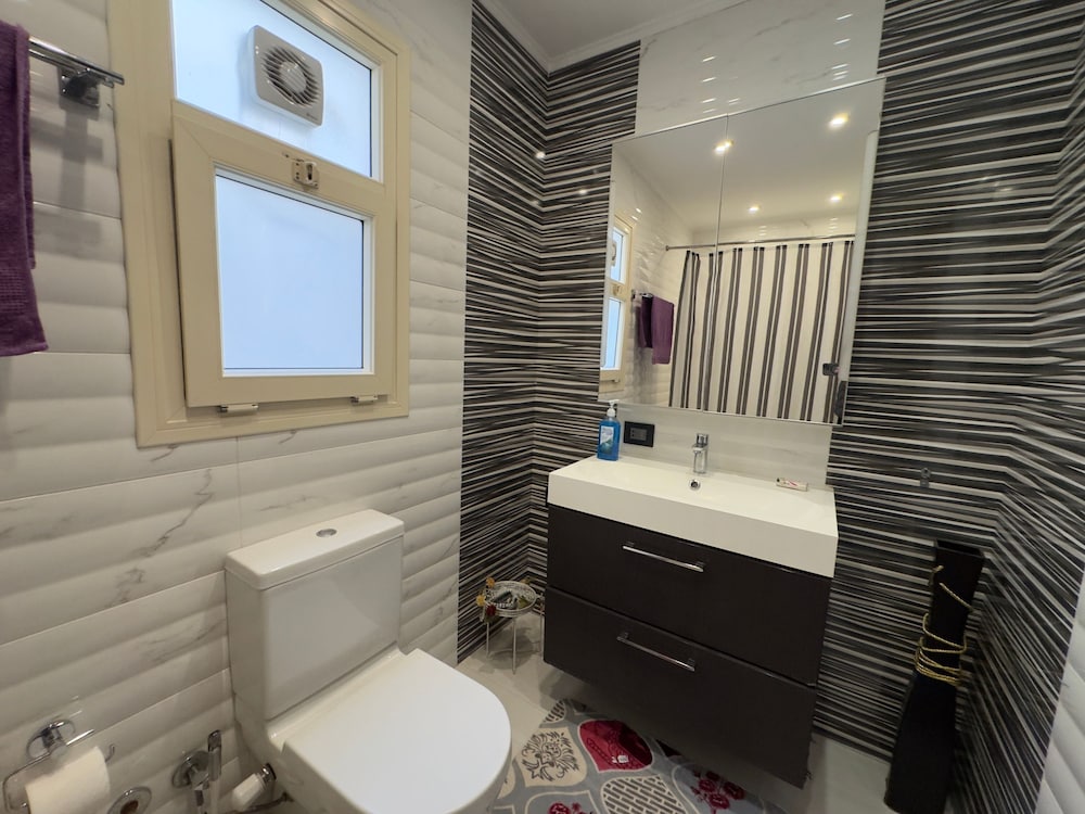 1108 Spacious 3BR Apt 2BA Near Airport