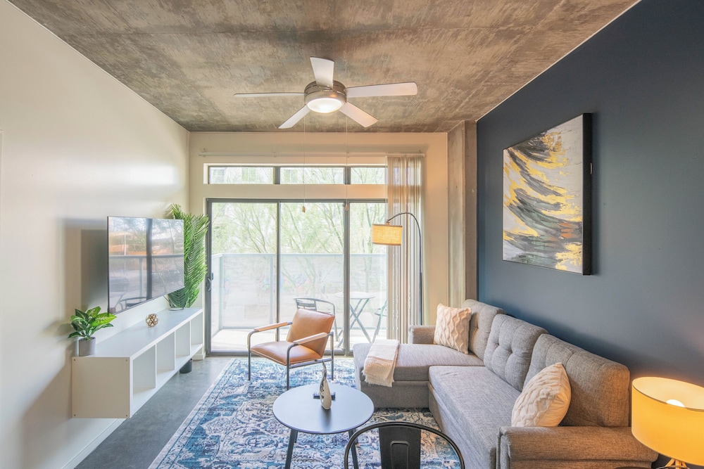 ROVE LIVING/KL - Roosevelt Point