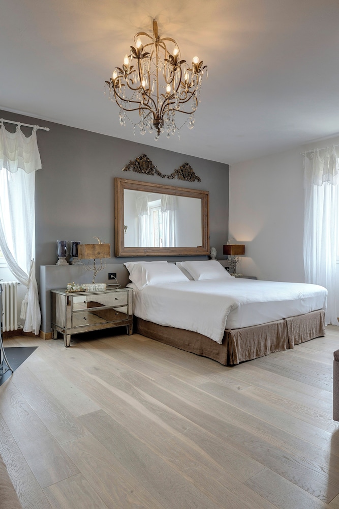 Entire Hilltop Villa With Private Pool In Palazzuolo Sul Senio