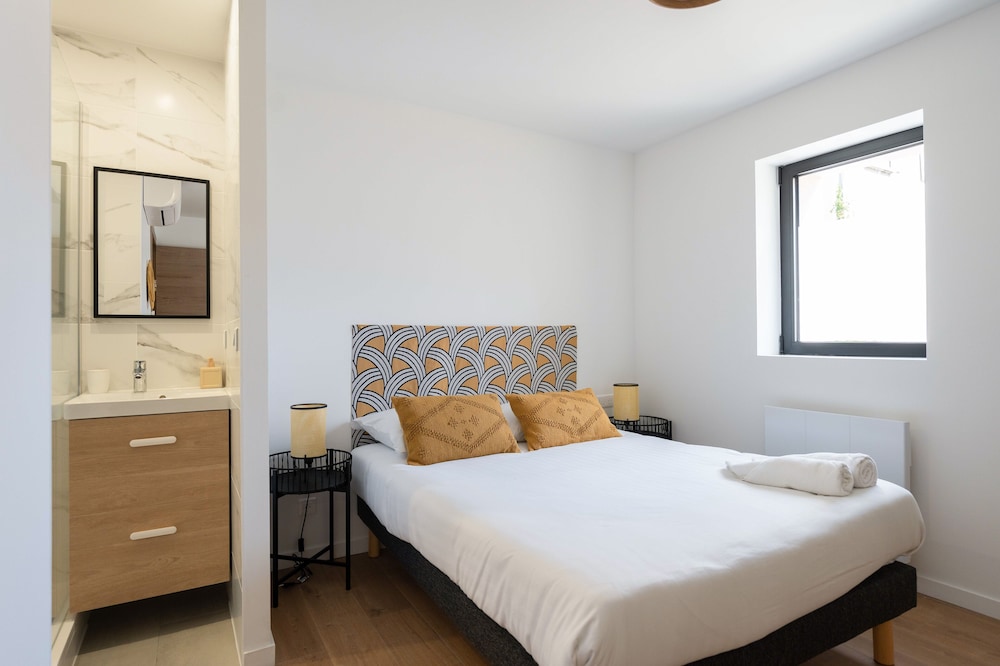 Les Maisons du Parc en Marseille — hotel room